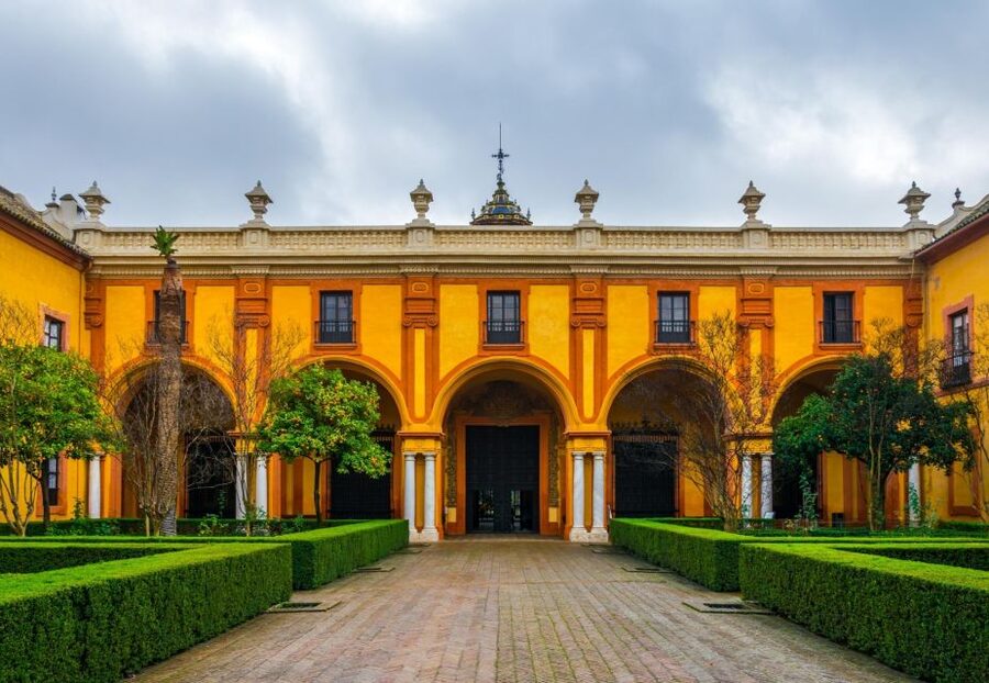 Seville: Priority Access Royal Alcazar Tour - Meeting near the cathedral