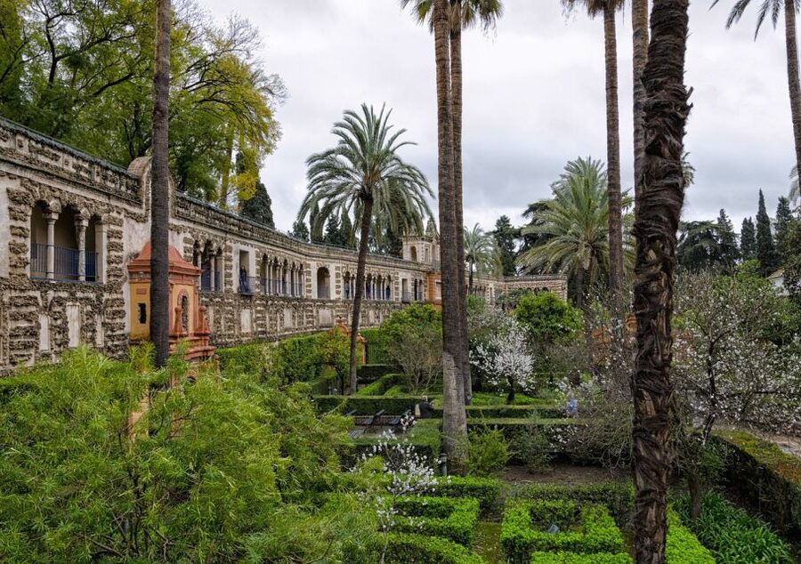 Seville: Real Alcazar of Seville Guided Tour and Ticket - Why the architecture is worth a guided explanation