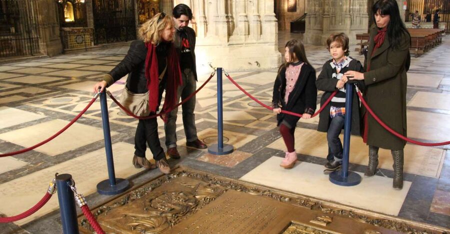 Seville: Royal Alcazar, Cathedral, and Giralda Tower Tour - Why this combination works in Seville