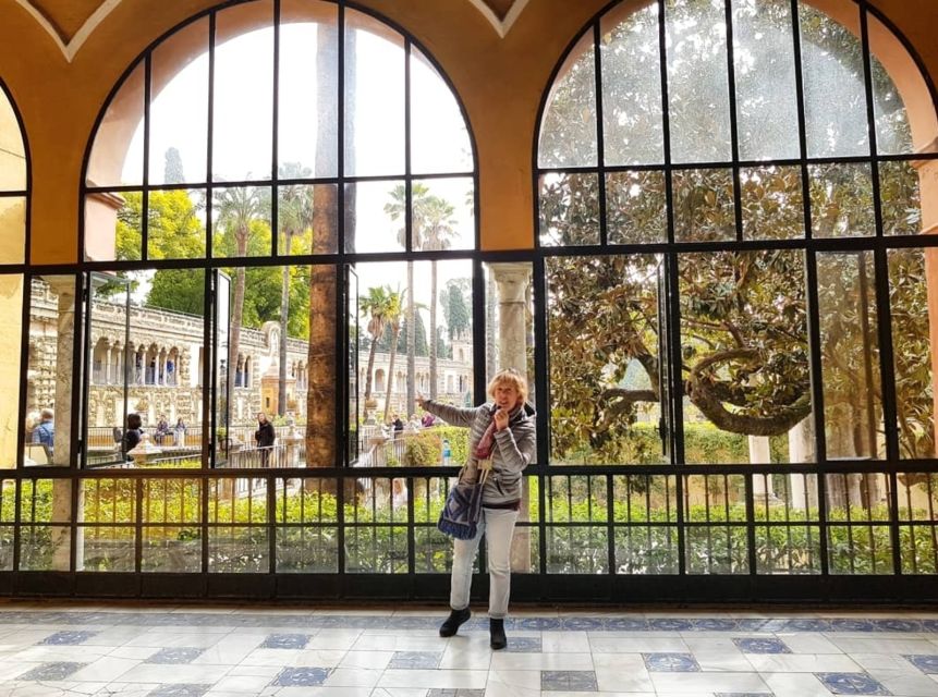 Seville: Royal Alcazar of Seville Tour - A one-hour tour with a 75-minute guided visit