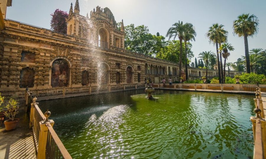 Seville: Royal Alcázar Skip-the-Line Tour by Local Experts - Meeting at the Fuente de Indias