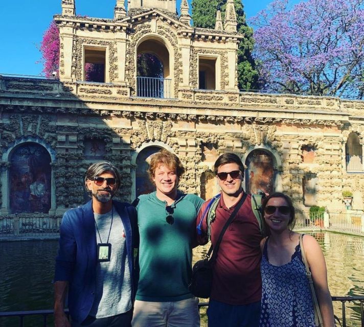 Seville: Skip-the-Line Royal Alcázar Guided Tour - The gardens and the extra time after the tour