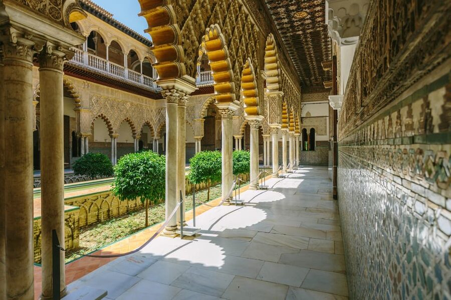 Seville: Tour Alcázar, Cathedral & Giralda Priority Access - Why these three monuments belong together