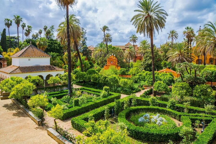 Seville: Tour Alcázar, Cathedral & Giralda Priority Access - The Giralda: history first, views second