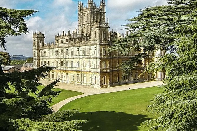 Shared Group Downton Abbey and Highclere Castle Tour from London - The drive west through Oxfordshire