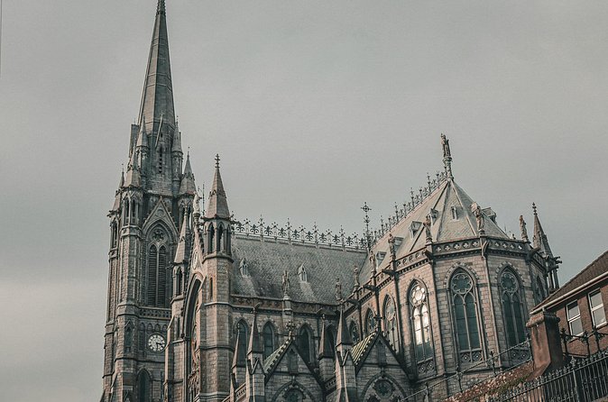 Shore Excursion from Cobh (Cork) to Blarney Castle and Kinsale - Blarney Woollen Mills for Irish gifts