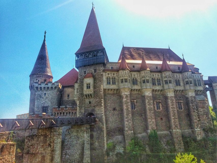 Sibiu: Alba Iulia and Corvin Castle Guided Tour - Key points at a glance