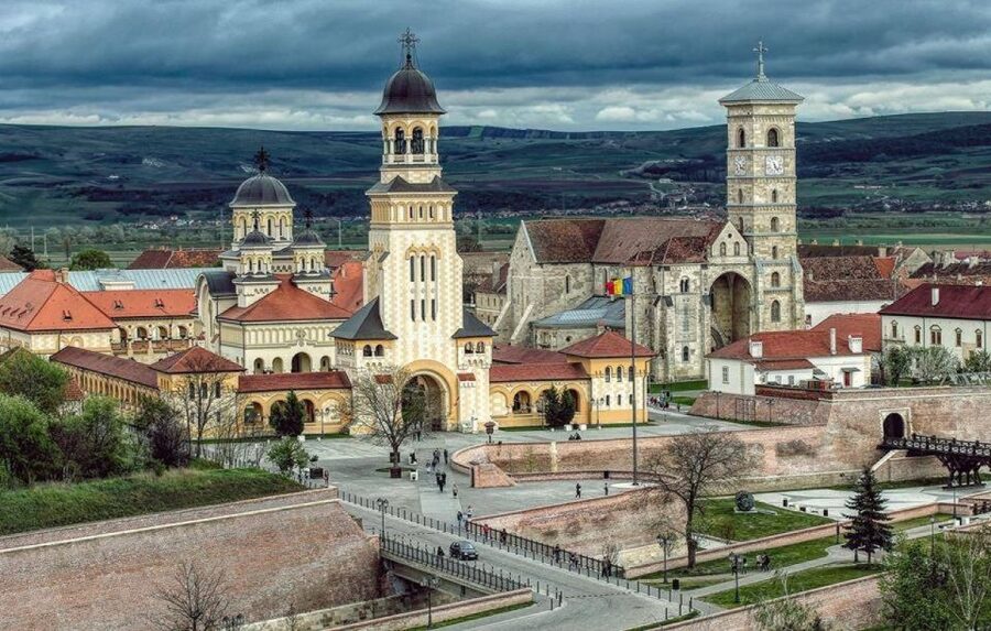 Sibiu: Alba Iulia and Corvin Castle Guided Tour - Corvin Castle from 11:30 to 1:00