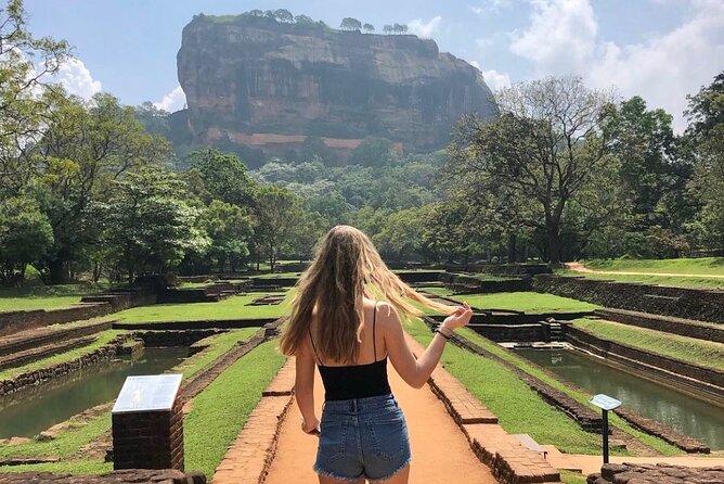 Sigiriya Rock Fortress and Cave Temples Day Trip - Dambulla Cave Temple and its five caves