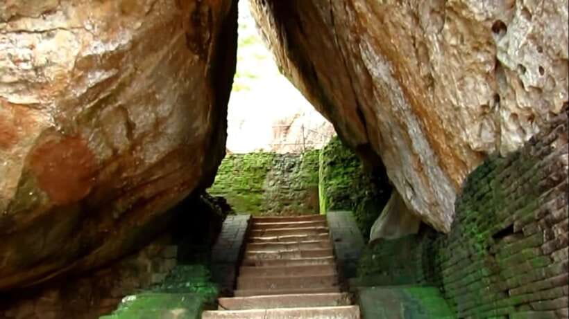 Sigiriya: Rock Fortress Private Guided Walking Tour - The real cost: $29 plus the entrance ticket