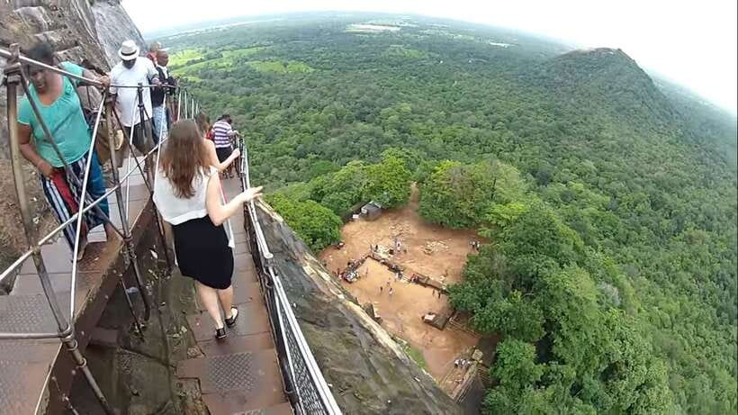 Sigiriya: Rock Fortress Private Guided Walking Tour - The 1,200-step climb to the rock