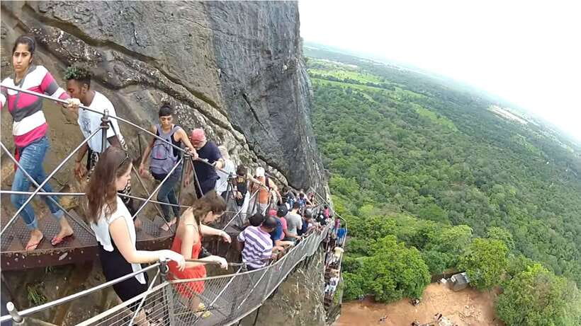 Sigiriya: Rock Fortress Private Guided Walking Tour - What the guide adds to the visit