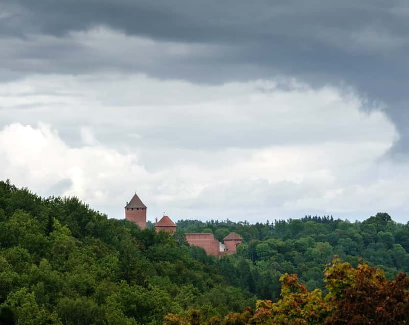 Sigulda Day Tour - Castle Ruins, Gūtmaņala Grotto, & More - Key points at a glance