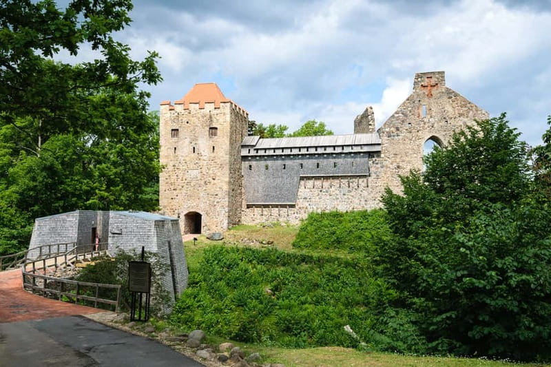Sigulda Day Tour - Castle Ruins, Gūtmaņala Grotto, & More - Why Sigulda works so well as a day trip
