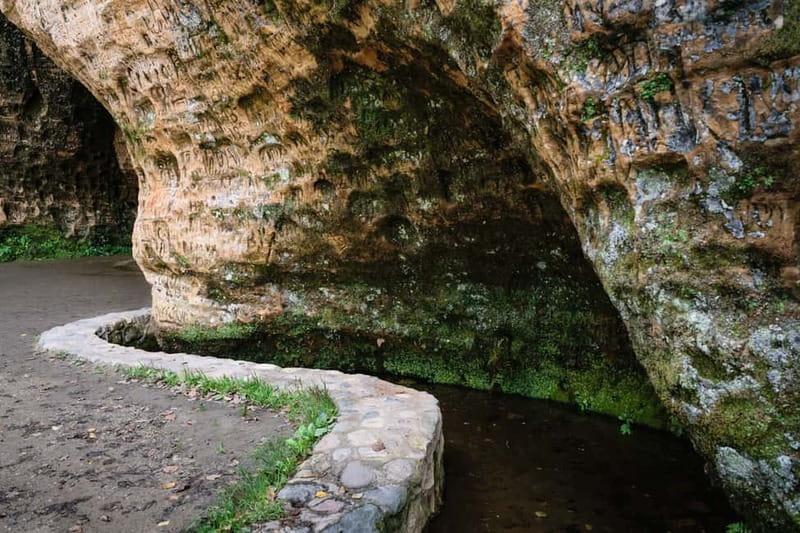Sigulda Day Tour - Castle Ruins, Gūtmaņala Grotto, & More - Entering Gūtmaņala Grotto