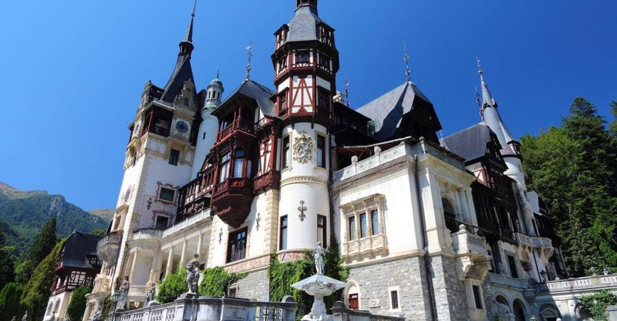Sinaia: Peleș Castle Tour with An Expert Guide - Why Peleș Castle deserves your time in Sinaia