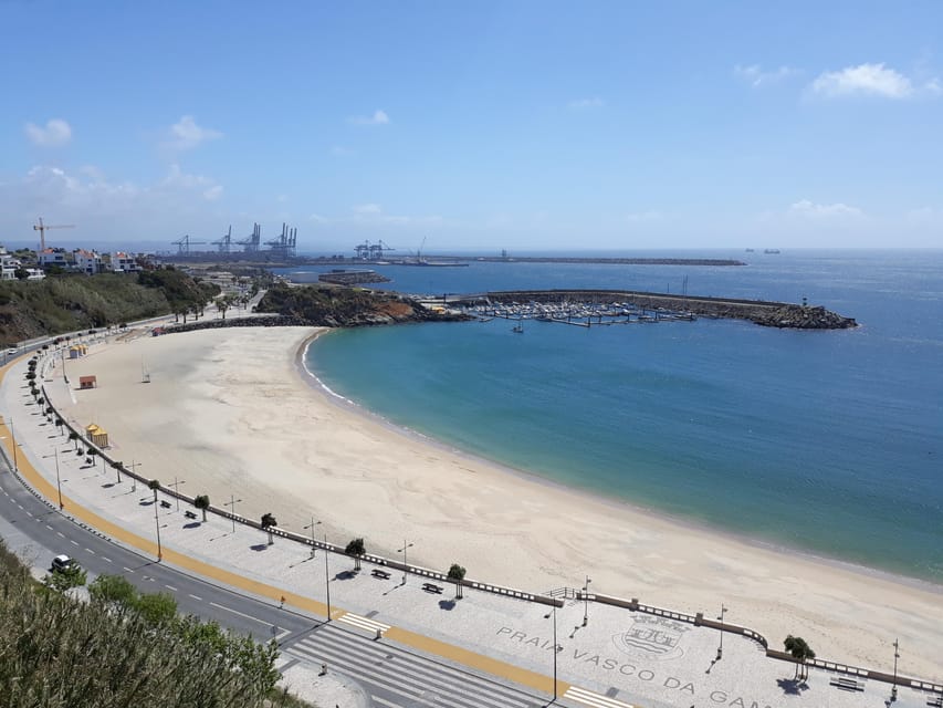 Sines: Tour of the historic center, museum & castle of Sines - Roman remains around the castle