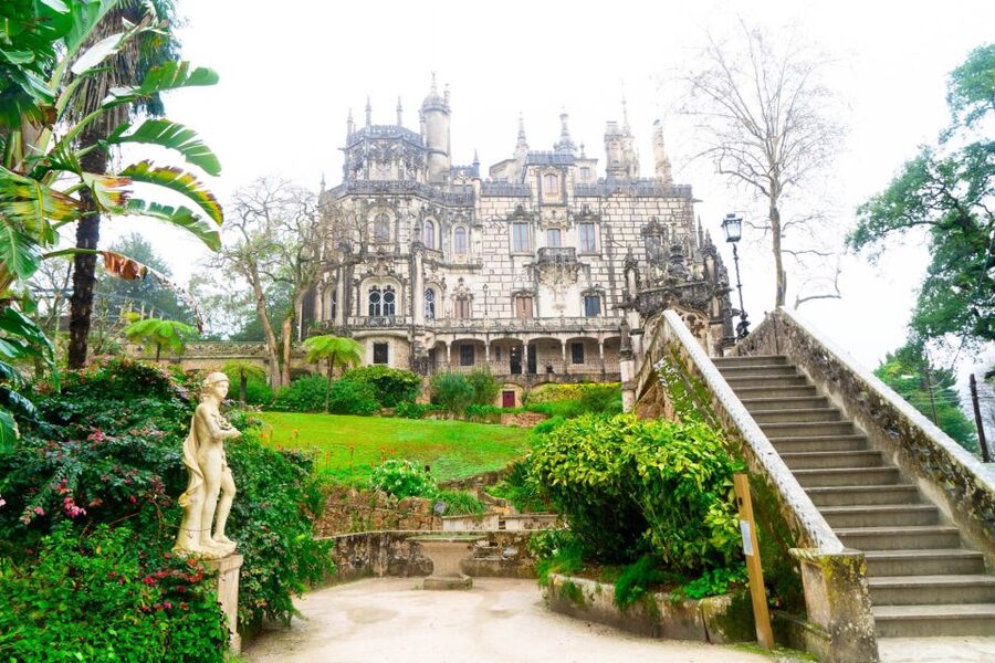 Sintra: Castle of the Moors & Quinta Entry with Audio Guides - Sintra’s city walk between the monuments