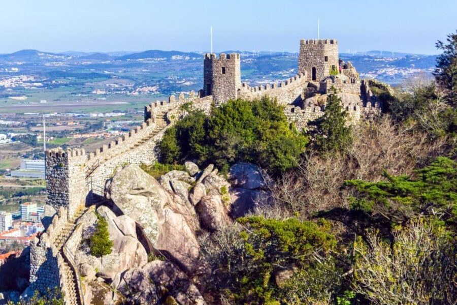 Sintra: Castle of the Moors Skip-the-Line Ticket+Audio Guide - Fitting the castle into a Sintra day