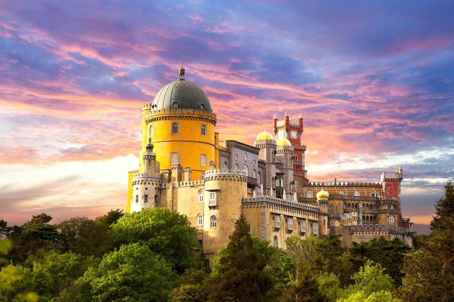 Sintra:Pena Palace,Moorish Castle & Q-Regaleira Private Tour - Why this private Sintra day works