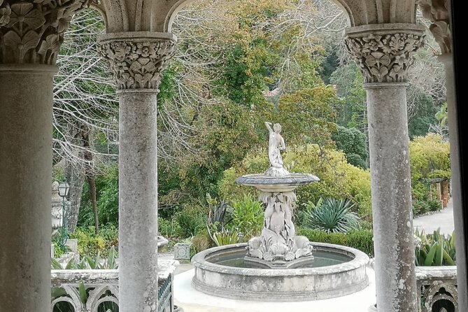 Sintra Tour with Pena Palace, Moorish Castle and Regaleira - Private - Sintra old town: a needed pause and a local lunch