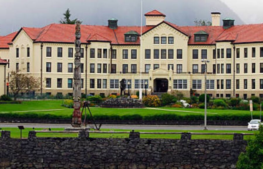 Sitka: Totem Poles, Raptor Centre, & Fortress of Bears Tour - Walking among Sitka’s Tlingit and Haida totem poles