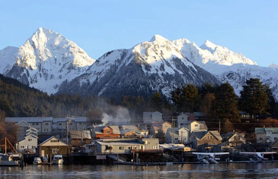 Sitka: Totem Poles, Raptor Centre, & Fortress of Bears Tour - Should you book the Fortress of Bears tour?