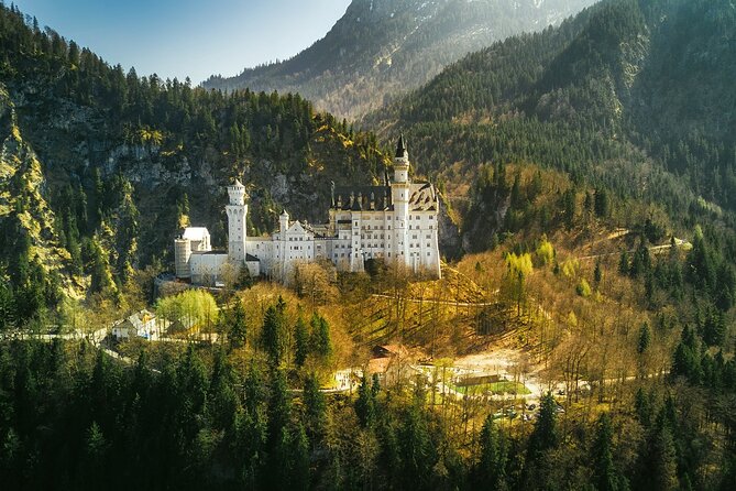 Skip The Line Neuschwanstein Castle Tour from Hohenschwangau - The horse carriage ride adds a pleasant finish