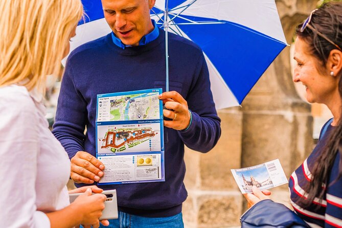 Skip the Line: Prague Castle Ticket and Introductory Overview - Finding the blue and white umbrella