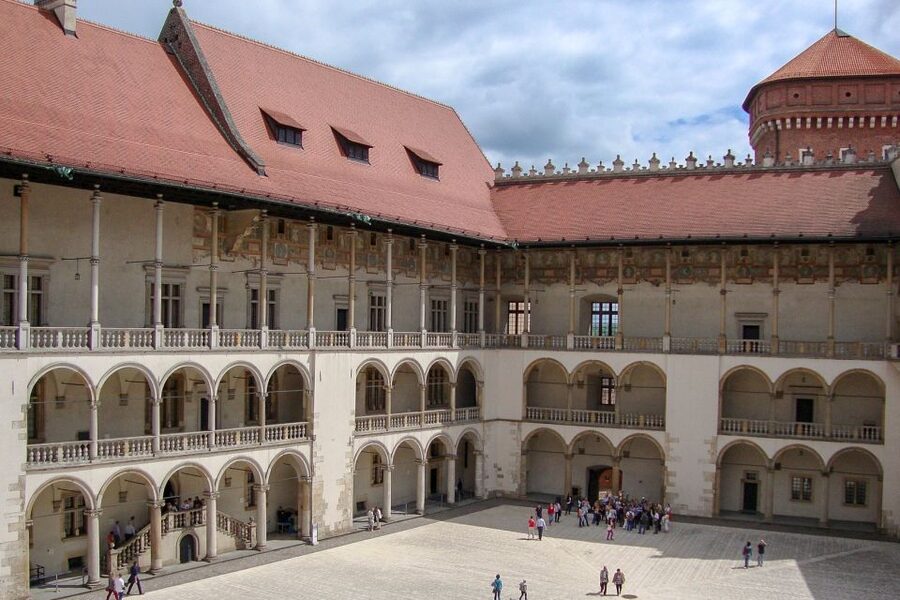 Skip-the-Line Wawel Castle Chambers Private Tour - Should you book the Wawel Castle private tour?