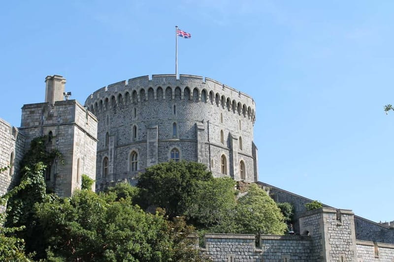 Skip-the-line Windsor Castle Day Trip from London with Guide - Reaching Windsor Castle without the ticket-office wait