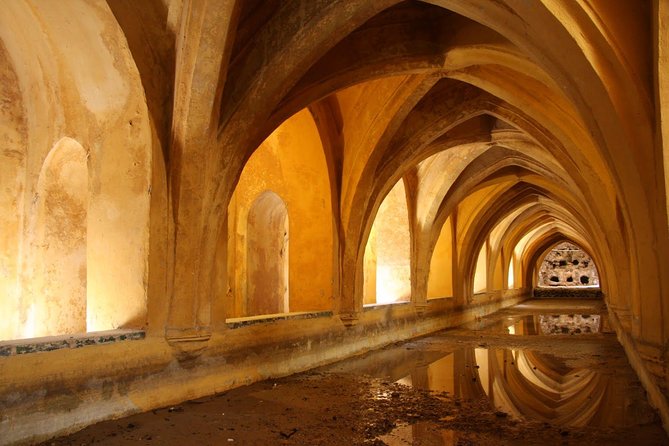 Small-Group Alcazar of Seville Guided Tour with entry ticket - Finishing at the Baths of Maria Padilla