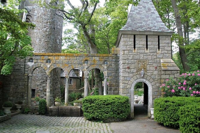 Small Group Day Trip to Salem and Hammond Castle from Boston - Salem’s lunch break and maritime past