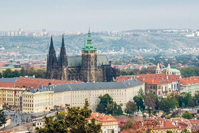 Small-Group Tour of Prague Castle with a local guide - Why Prague Castle works better with a guide