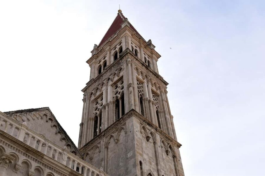Split: Historical Tour of Salona, Klis Fortress and Trogir - Hidden Dalmatia Visitor Center and the short digital stop