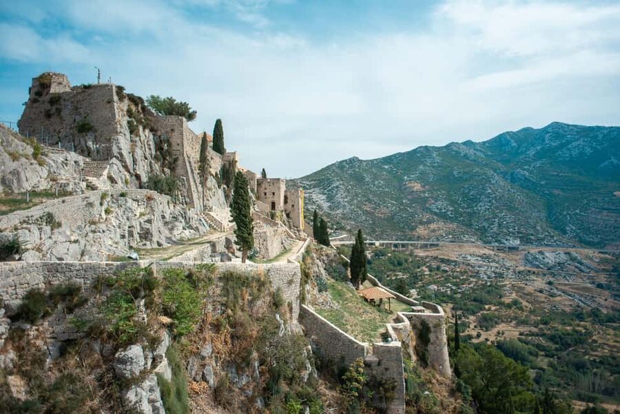Split: Private tour to Klis Fortress and Vranjača cave - Klis Fortress and the view over Split