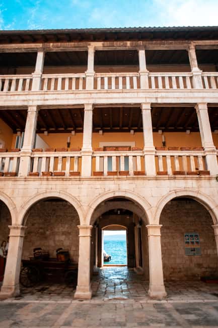 Split: Private tour to Salona, Vitturi castle and Trogir - Who should book this outing?