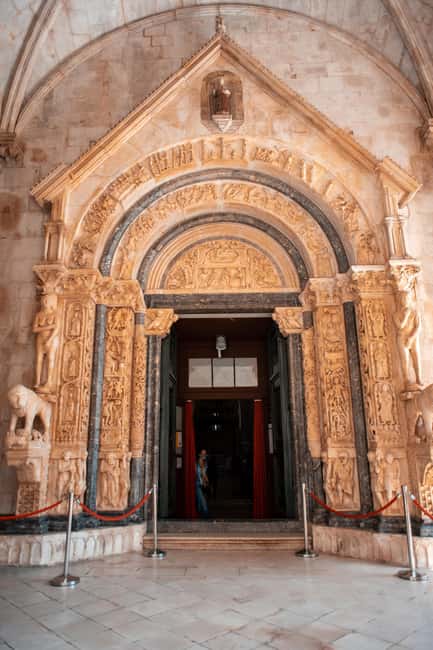 Split: Private tour to Salona, Vitturi castle and Trogir - Should you book the Salona, Vitturi Castle, and Trogir tour?
