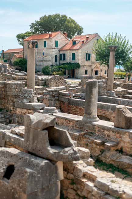 Split: Private tour to Salona, Vitturi castle and Trogir - Salona: Roman Dalmatia in open-air ruins