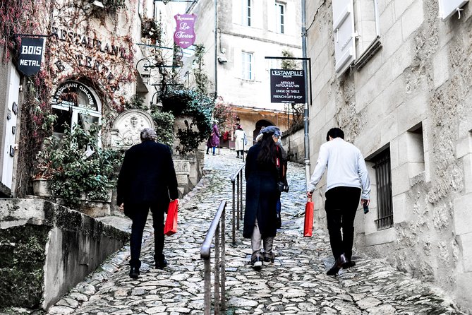 St-Emilion & Médoc Wine Day Tour: Chateaus, Tastings and Lunch - Two Bordeaux wine worlds in one day