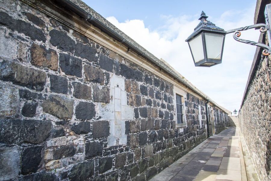 Stirling Castle, Highland Lochs & Whisky Tour from Edinburgh - Stirling Castle and Scotland’s royal past