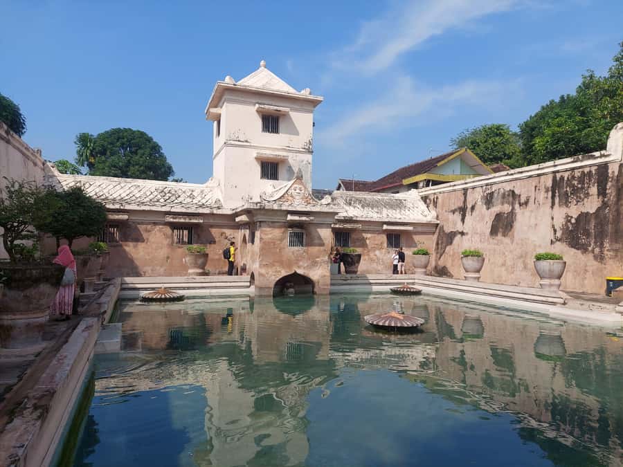 Sultan Palace, Water Castle & Prambanan Temple Guided Tour - Key points at a glance