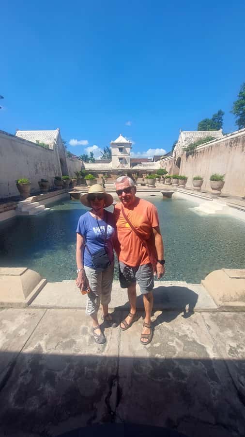 Taman sari water castle, sultan palace & local food tasting - Pace, group size, and practical comfort