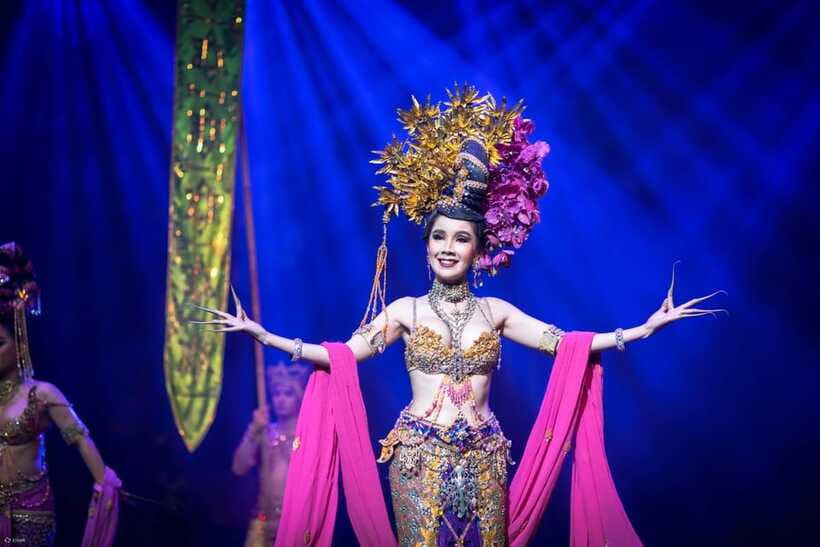 Thailand: Alcazar Cabaret Show VIP Ticket - Photography rules and theater manners