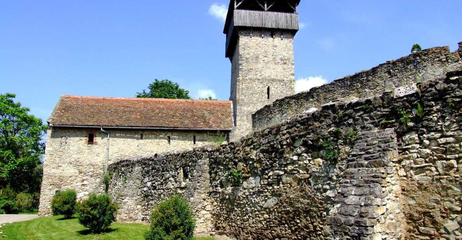 Timisoara Dream Tours: Trip to Hunedoara Castle and to Sibiu - Câlnic fortified church: the quieter surprise