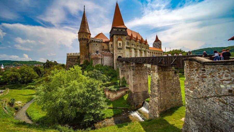 Timisoara Dream Tours: Trip to Hunedoara Castle and to Sibiu - The guide and group experience
