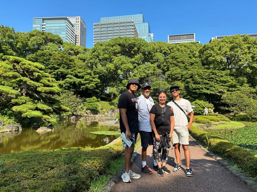 Tokyo: Edo Castle Ruins & Imperial Palace East Garden Tour - Ninomaru Garden and the koi pond