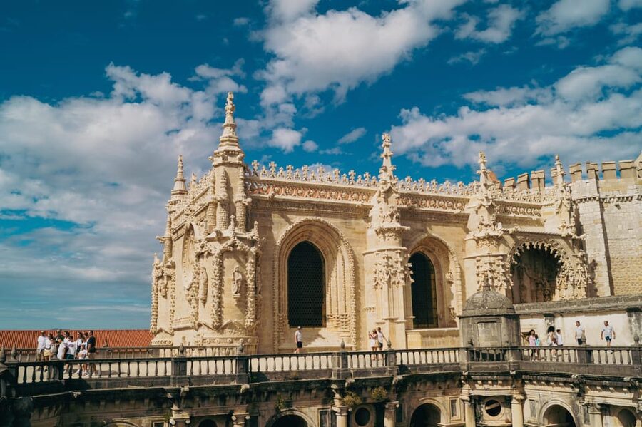 Tomar: Knight's Templar Castle and Convent of Christ Tour - The main cloister and Capitulo window