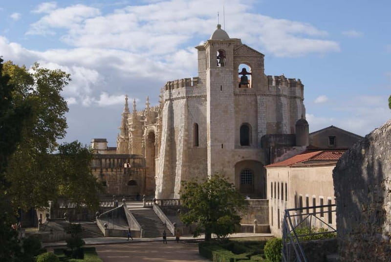 Tomar Walking Tour : Templar, Castle, Food, Ceramics, Fun! - Why this Tomar walk feels different