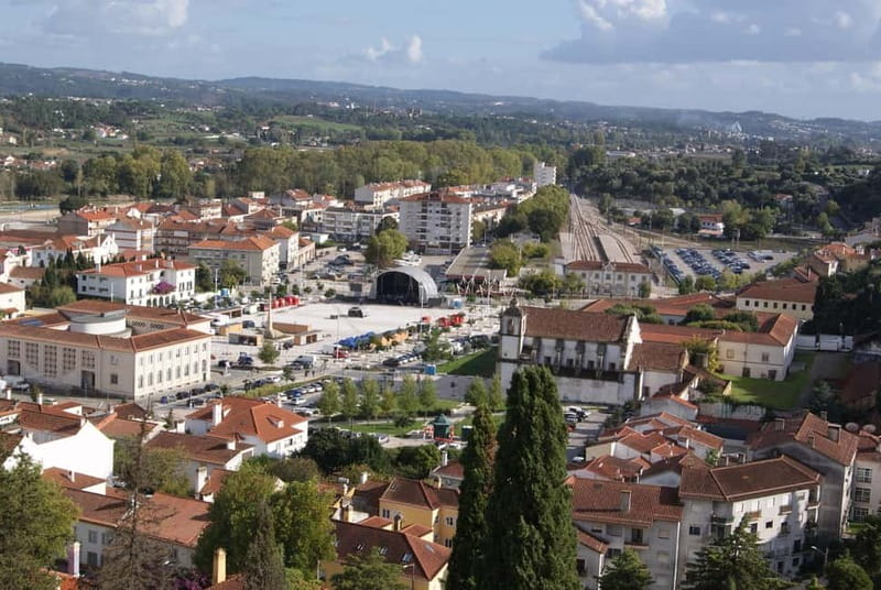 Tomar Walking Tour : Templar, Castle, Food, Ceramics, Fun! - The market, food advice, and local stops